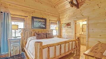 3 bedrooms, iron/ironing board, internet, bed sheets
