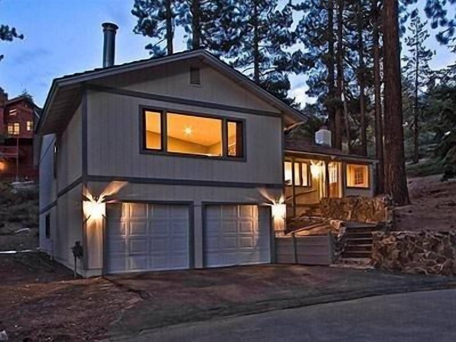 Newly Remodeled, 2 Master Suites, Heavenly/Lake/Casino - 30 Night Minimum Stay 