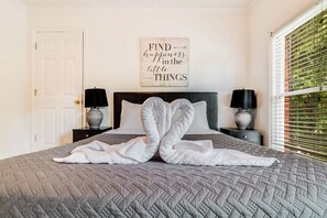 5 bedrooms, desk, iron/ironing board, WiFi