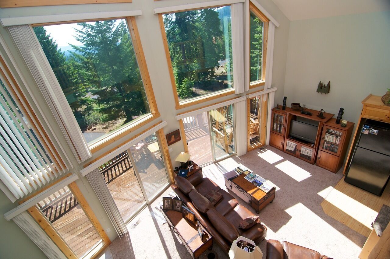 TV connectée, lecteur de DVD, livres, vidéothèque