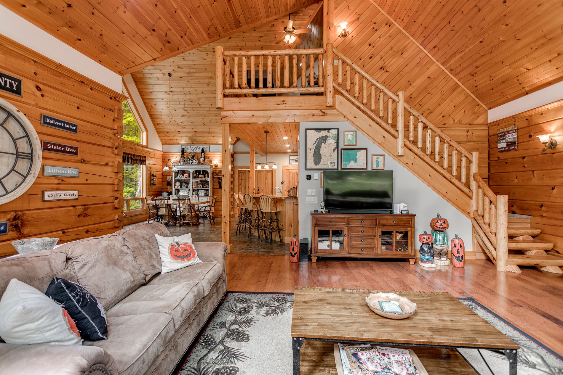 Smart TV, reproductor de DVD, libros y videoteca 