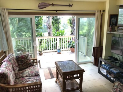 Spacious, Comfortable with Full Kitchen 