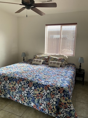 3 bedrooms, iron/ironing board, free WiFi, bed sheets - Arches Retreat  Best Location!  in town Moab, near Arches, no stairs! Pool!  (Moab)