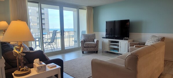 Smart TV, DVD player, ping pong, music library