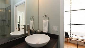 Bathtub, hair dryer, towels