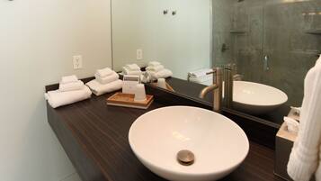 Bathtub, hair dryer