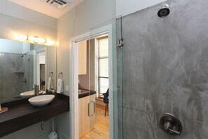 Bathtub, hair dryer, towels - Roma Suite: This contemporary room in the center of town features a king size (Saugatuck)