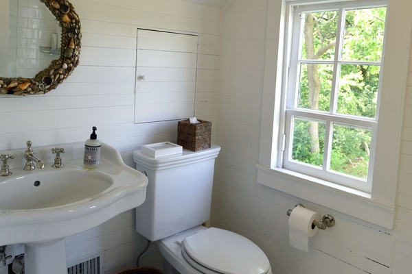 Cottage Bathroom