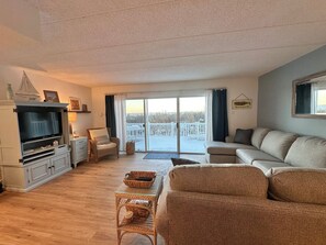 Smart TV, DVD player - North OC Oceanfront Condo. Big deck. Entire 1st floor. fully remodeled in 2025. (Ocean City)