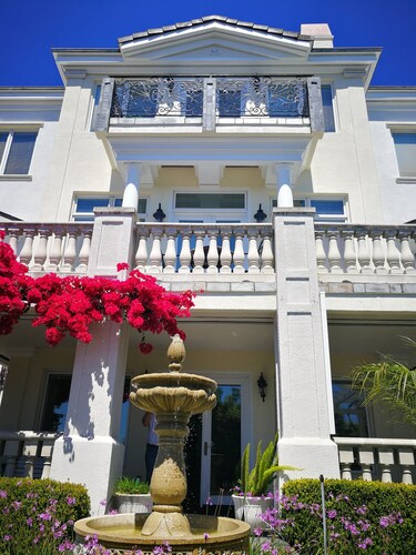 Million Dollard View Private 2 Bedroom Garden Suite