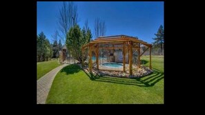 Pool - 3BR, HOT TUB, Walk to Beaches, Summer Pool, Near Palisades & Northstar Villages (Tahoe City)