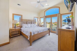 6 bedrooms, travel crib, free WiFi, bed sheets