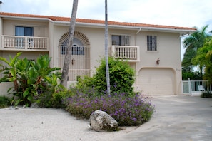 Exterior - 4 Bedrooms,large private pool,Great fishing!!! (Key Colony Beach)