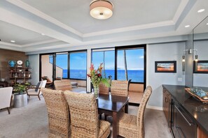 Interior - F207 Spectacular Ocean Views - Beautifully Renovated Condo - 2 New Pools  (Kihei)