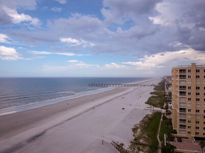 DIRECTLY ON THE OCEAN!!! DIRECTLY ON THE POOL 1st Floor #26