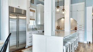 Fridge, microwave, oven, stovetop - Caribe Beach Home 3BR/2BA - Short Walk to Private Deeded Beach (Miramar Beach)