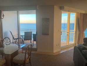 Interior - SeaSpray Penthouse Floor, Stupendous View, Front Line Gulf (Pensacola)
