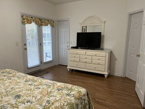 5 habitaciones, tabla de planchar con plancha y wifi
