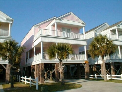 Professionally Decorated, Private Pool,120 Yards to the Beach