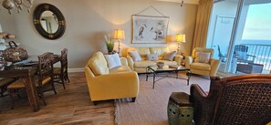 Smart TV, video games, DVD player, books - Beachfront!-Enjoy the golden sun, turquoise surf & powder white sand in luxury  (Gulf Shores)