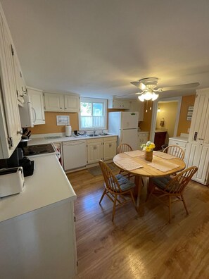 Fridge, microwave, oven, stovetop - LOCATION! Downtown, 2BR, Full Kitchen, Patio, off-street parking for two cars! (Newport)
