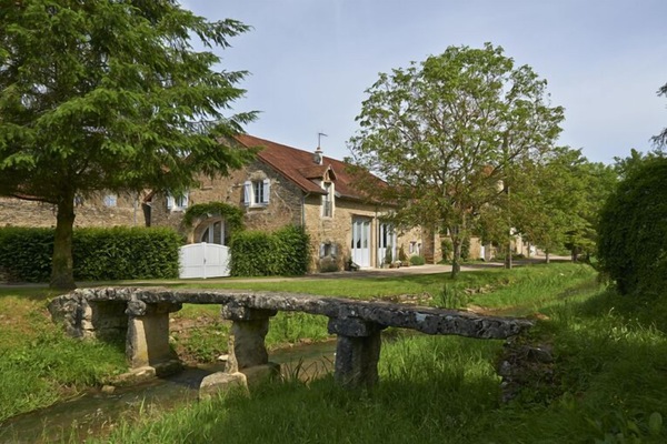 Relax in this fabulous farmhouse in the heart of Burgundy, the home of wine