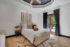 8 habitaciones, tabla de planchar con plancha, cuna de viaje y wifi 