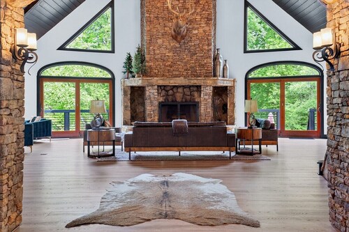 Toccoa Lodge Toccoa River Frontage 10000 sqft