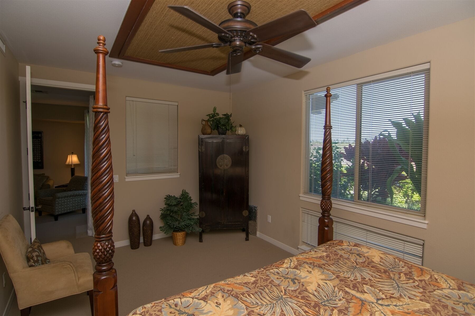 3 bedrooms, iron/ironing board, internet, bed sheets