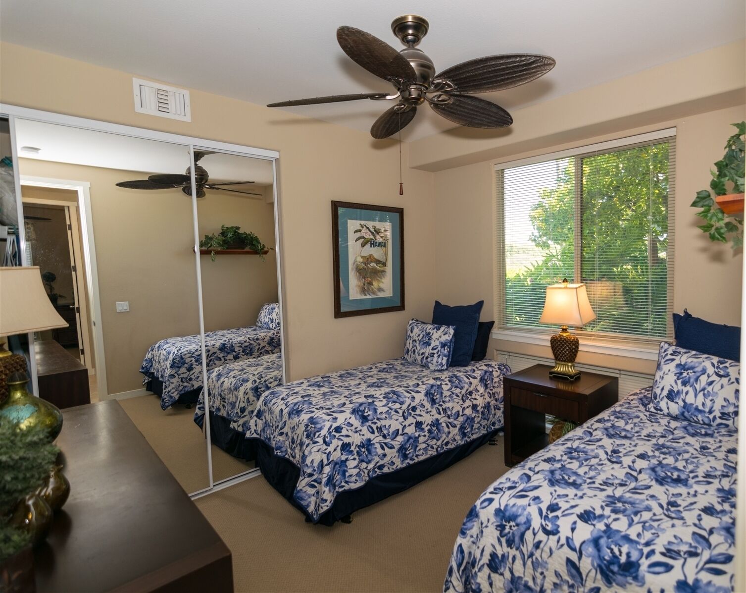 3 bedrooms, iron/ironing board, internet, bed sheets