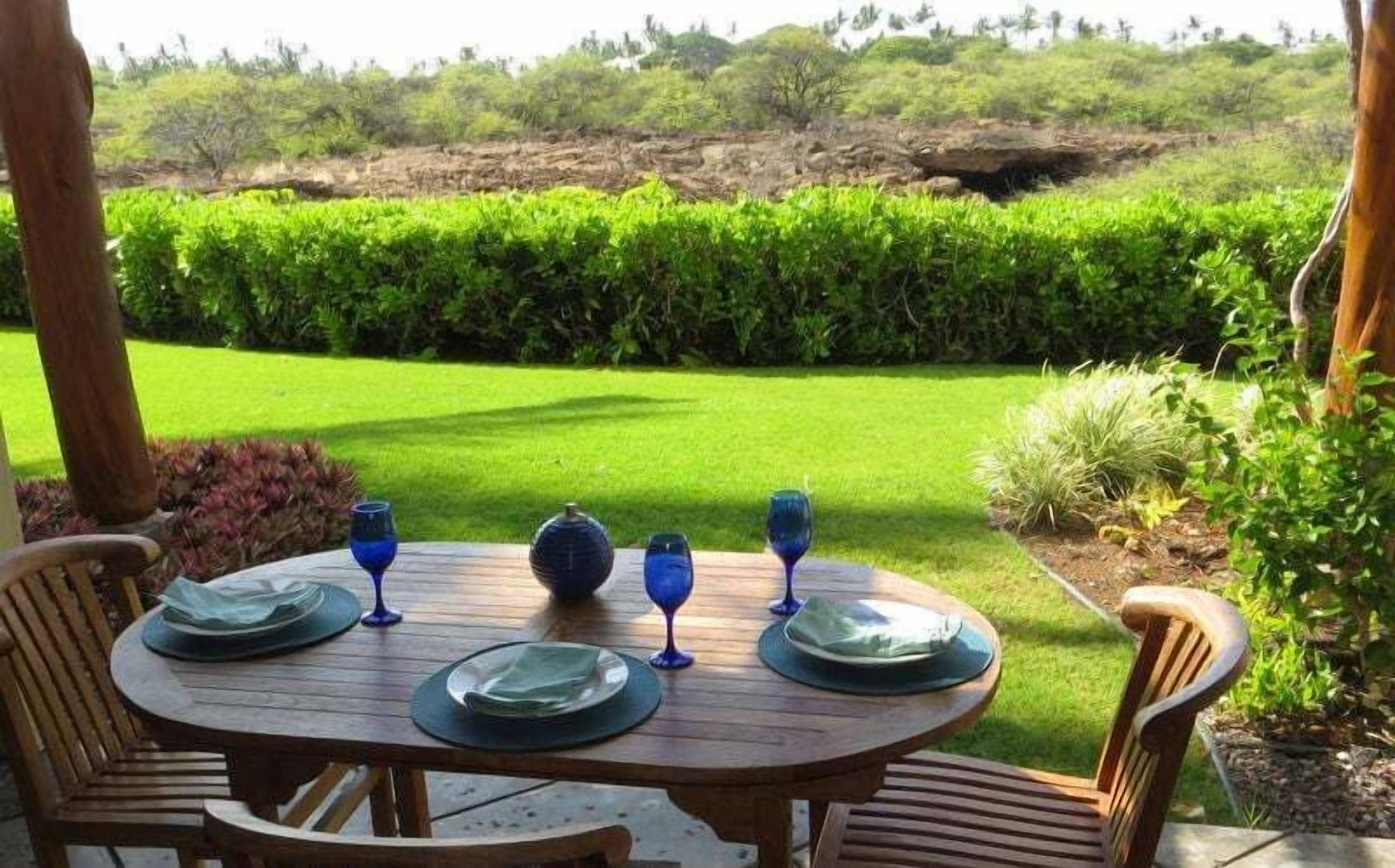 Outdoor dining