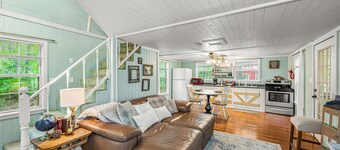 Forget-Me-Knot Cottage at The Wilderness of Mentone adjoins the LRCNP