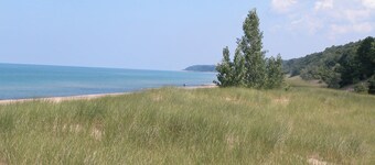 Warren Dunes-2000 Acre Park am Lake Michigan, Hot Tub, WBFPL, WeingĂŒter, 2BR / 2BA