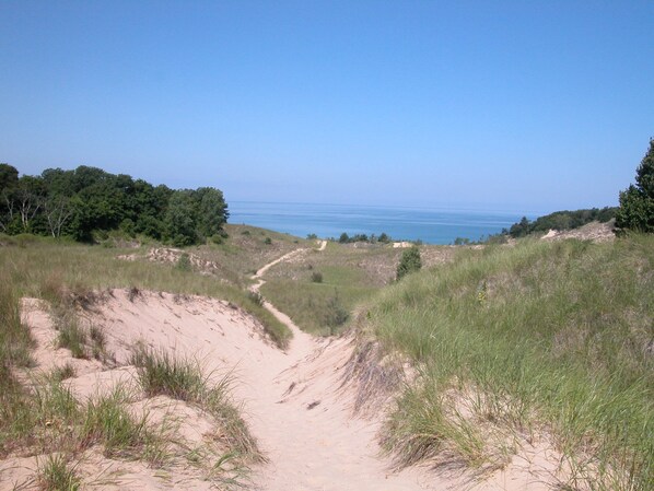 Nær stranden