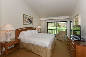 1 bedroom, iron/ironing board, WiFi, bed sheets - Wine Country Escape at Silverado in Napa! (Napa)