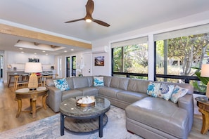 TV, DVD player, stereo - Deluxe Beachfront Condo.  Best of the Best on the West Side!! May Specials! (Kahana)