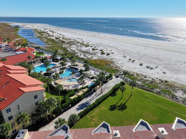 Lämmitetty uima-allas