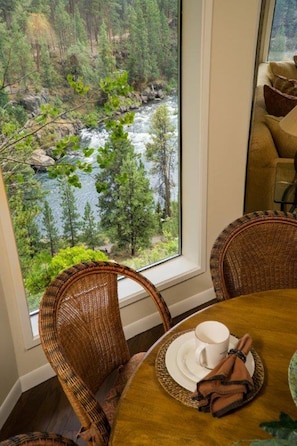 Dining - Amazing River Views with Private Hot Tub (Bend)