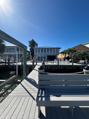 Terrace/patio - Amazing Bay Views, Pool, Private Boat Dock, Walking Distance to Times Square (Fort Myers Beach)