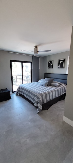 3 habitaciones, tabla de planchar con plancha, cuna de viaje y wifi