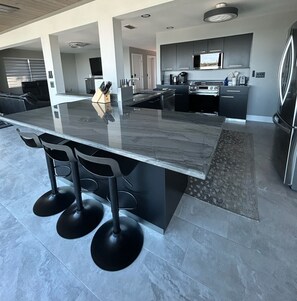 Fridge, microwave, oven, stovetop - Amazing Bay Views, Pool, Private Boat Dock, Walking Distance to Times Square (Fort Myers Beach)