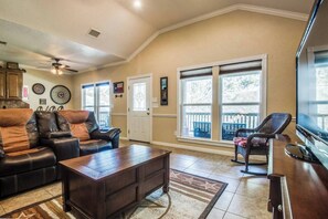 Televisio, DVD-soitin, stereot