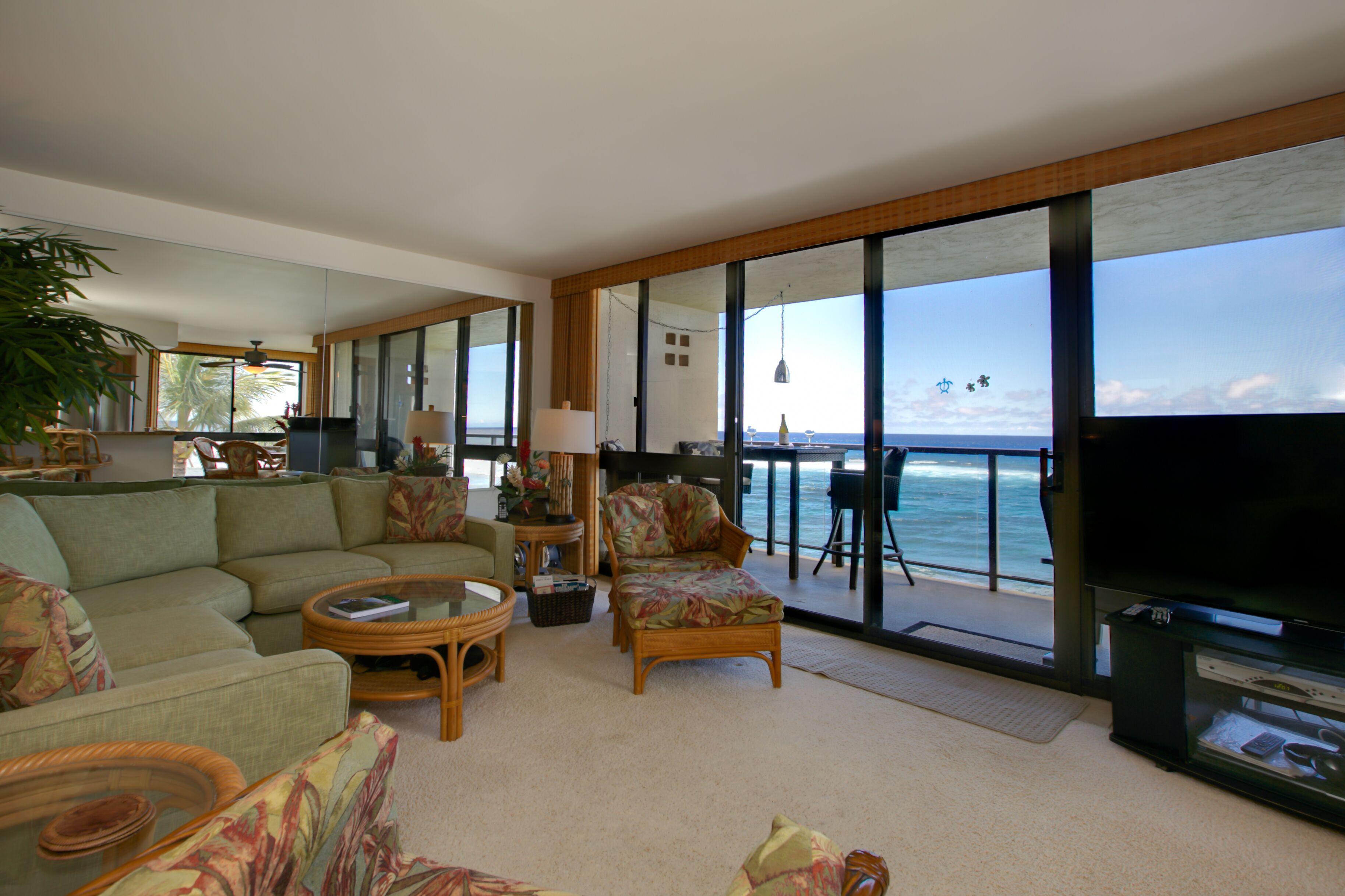 Smart TV, DVD player, stereo