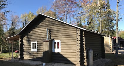 Mökki Brevort Lake, nro 1