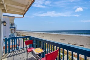 Property grounds - Charming Beach Front Home on the Island (Aptos)