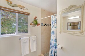 Hair dryer, towels - Charming Beach Front Home on the Island (Aptos)