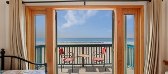 Charming Beach Front Home on the Island