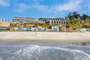 Beach nearby - Charming Beach Front Home on the Island (Aptos)