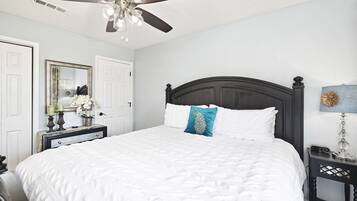 2 chambres, fer et planche à repasser, Wi-Fi gratuit, draps fournis
