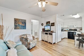 Smart TV, books, stereo